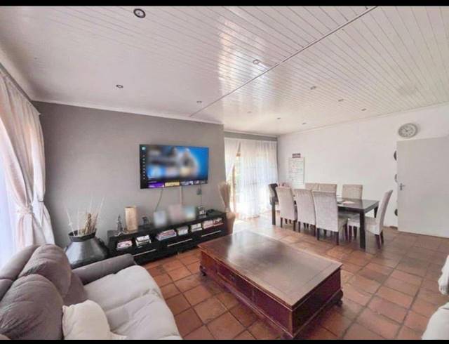 3 BEDROOM HOUSE FOR SALE IN BIRCH ACRES